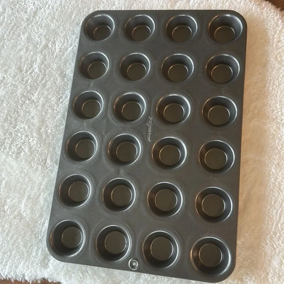 Pampered
Chef mini
Pan - Picture 3 of 4